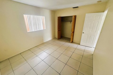 Immobilier commercial à vendre à Lauderdale Lakes, Floride № 2184214 - photo 9