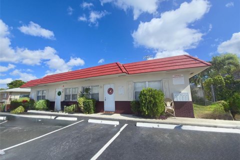 Immobilier commercial à Lauderdale Lakes, Floride № 2184214