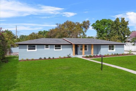 House in Lakeland, Florida 5 bedrooms, 228.08 sq.m. № 1518903 - photo 2