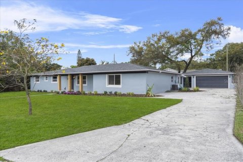 House in Lakeland, Florida 5 bedrooms, 228.08 sq.m. № 1518903 - photo 4