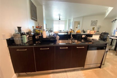 Copropriété à vendre à Miami, Floride: 2 chambres, 125.42 m2 № 2173495 - photo 14