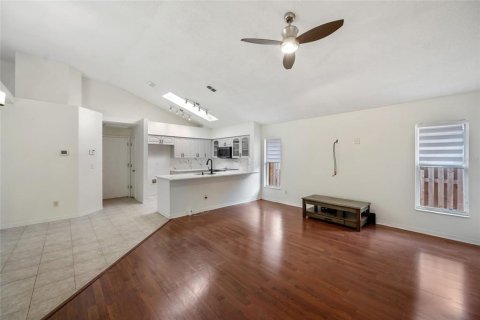 Casa en venta en Tampa, Florida, 4 dormitorios, 219.16 m2 № 1899021 - foto 16