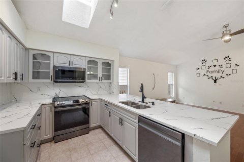 Casa en venta en Tampa, Florida, 4 dormitorios, 219.16 m2 № 1899021 - foto 20