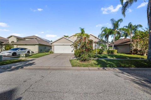 Casa en venta en Tampa, Florida, 4 dormitorios, 219.16 m2 № 1899021 - foto 1