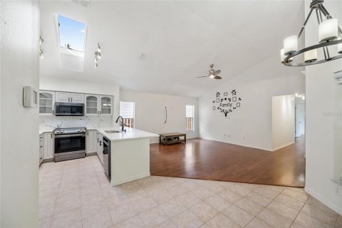 Casa en venta en Tampa, Florida, 4 dormitorios, 219.16 m2 № 1899021 - foto 15