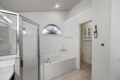 Casa en venta en Tampa, Florida, 4 dormitorios, 219.16 m2 № 1899021 - foto 13