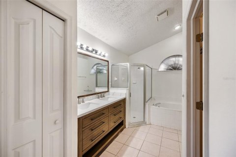 Casa en venta en Tampa, Florida, 4 dormitorios, 219.16 m2 № 1899021 - foto 11