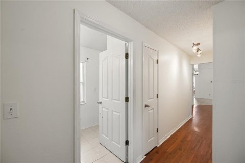 Casa en venta en Tampa, Florida, 4 dormitorios, 219.16 m2 № 1899021 - foto 28