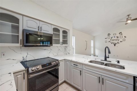 Casa en venta en Tampa, Florida, 4 dormitorios, 219.16 m2 № 1899021 - foto 21