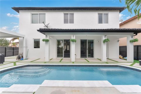 House in Miami, Florida 4 bedrooms, 246.19 sq.m. № 2004221 - photo 29