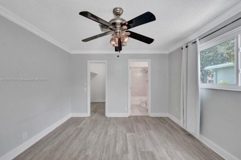 House in Cooper City, Florida 5 bedrooms, 167.41 sq.m. № 1924580 - photo 25