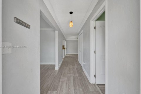 House in Cooper City, Florida 5 bedrooms, 167.41 sq.m. № 1924580 - photo 5