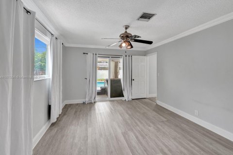 House in Cooper City, Florida 5 bedrooms, 167.41 sq.m. № 1924580 - photo 27