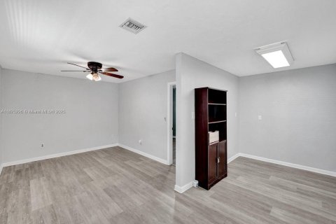 House in Cooper City, Florida 5 bedrooms, 167.41 sq.m. № 1924580 - photo 9