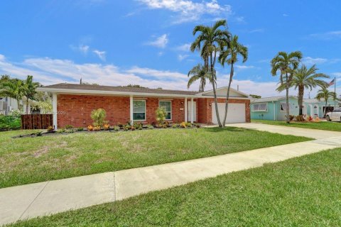 House in Cooper City, Florida 5 bedrooms, 167.41 sq.m. № 1924580 - photo 1