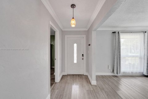 House in Cooper City, Florida 5 bedrooms, 167.41 sq.m. № 1924580 - photo 6