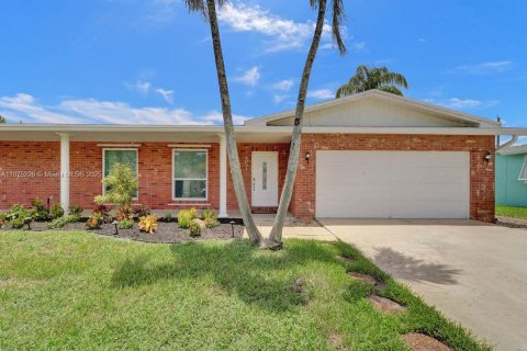 House in Cooper City, Florida 5 bedrooms, 167.41 sq.m. № 1924580 - photo 3