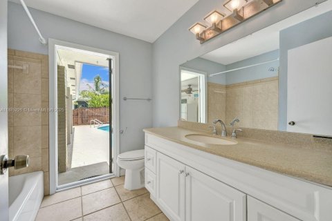 House in Cooper City, Florida 5 bedrooms, 167.41 sq.m. № 1924580 - photo 22