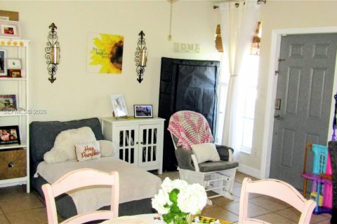 House in Hollywood, Florida 2 bedrooms, 82.68 sq.m. № 2063508 - photo 9