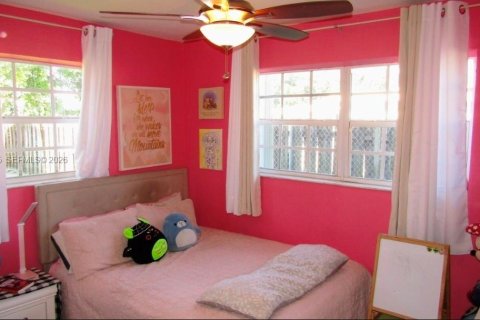 House in Hollywood, Florida 2 bedrooms, 82.68 sq.m. № 2063508 - photo 11