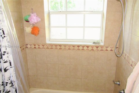 House in Hollywood, Florida 2 bedrooms, 82.68 sq.m. № 2063508 - photo 13