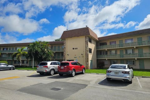 Condo in Palm Springs, Florida, 1 bedroom № 2081509