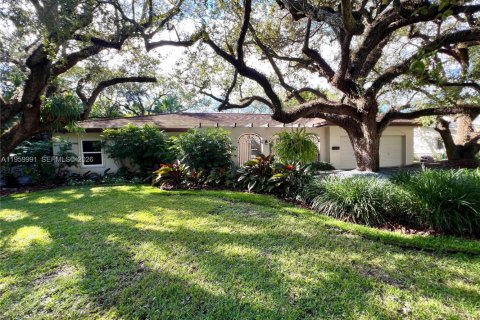 Дом в Корал-Гейблс, Флорида 4 спальни, 229.19м2 № 2027698