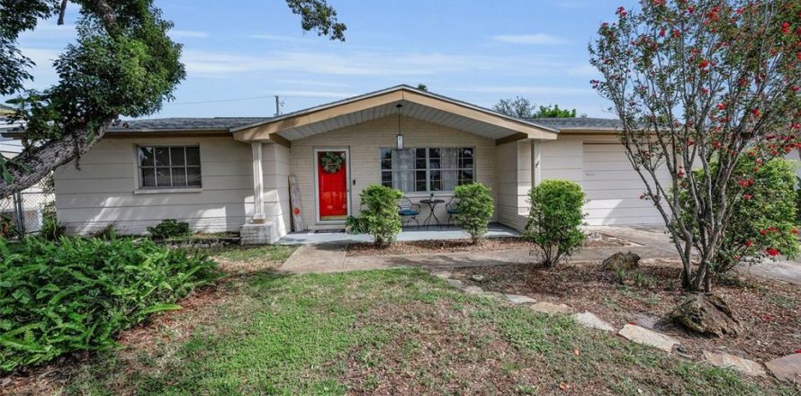 House in Holiday, Florida 2 bedrooms, 108.7 sq.m. № 1900205