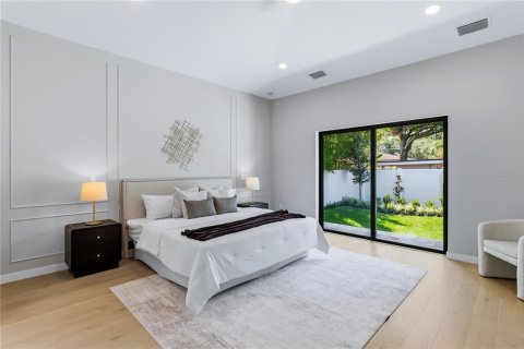 House in Orlando, Florida 5 bedrooms, 302.03 sq.m. № 2221367 - photo 10
