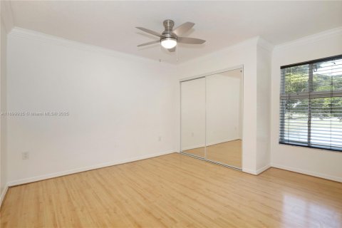 House in Miami, Florida 3 bedrooms, 165.09 sq.m. № 1954032 - photo 22