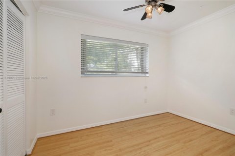 House in Miami, Florida 3 bedrooms, 165.09 sq.m. № 1954032 - photo 21