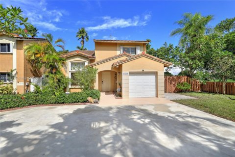 House in Miami, Florida 3 bedrooms, 165.09 sq.m. № 1954032 - photo 2
