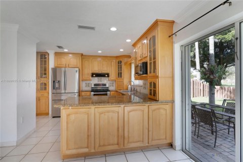 House in Miami, Florida 3 bedrooms, 165.09 sq.m. № 1954032 - photo 7