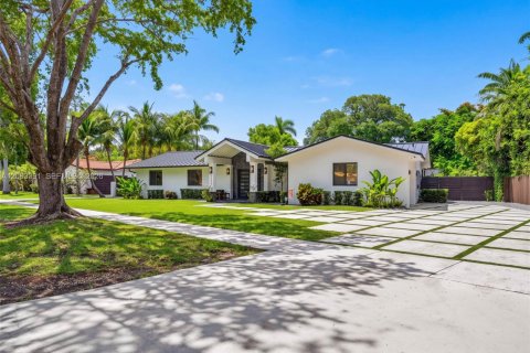 House in Palmetto Bay, Florida 5 bedrooms, 252.14 sq.m. № 2266245