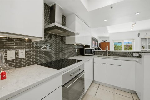 Condominio en venta en Miami Beach, Florida, 2 dormitorios, 104.05 m2 № 2070321 - foto 3