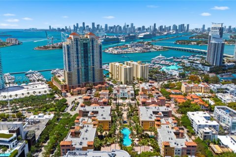 Condominio en Miami Beach, Florida, 2 dormitorios № 2070321