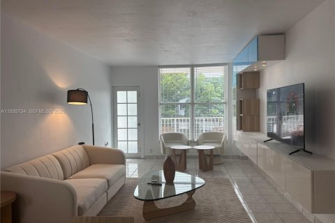 Condominio en venta en Miami Beach, Florida, 1 dormitorio, 67.82 m2 № 1993865 - foto 1