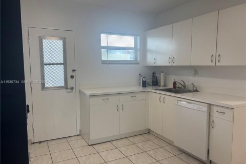 Condominio en venta en Miami Beach, Florida, 1 dormitorio, 67.82 m2 № 1993865 - foto 5