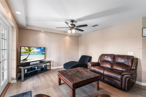 House in Lakeland, Florida 3 bedrooms, 240.8 sq.m. № 1908953 - photo 12