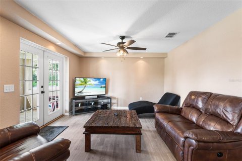 House in Lakeland, Florida 3 bedrooms, 240.8 sq.m. № 1908953 - photo 11
