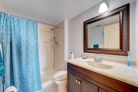 Condo in Sunrise, Florida, 2 bedrooms  № 1038079 - photo 1