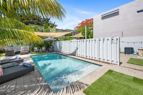 Touwnhouse à louer à Miami, Floride: 4 chambres, 250.84 m2 № 1985345 - photo 18