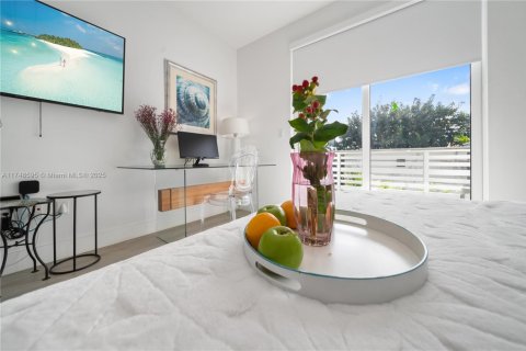 Touwnhouse à louer à Miami, Floride: 4 chambres, 250.84 m2 № 1985345 - photo 7