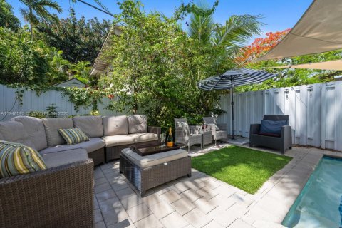 Touwnhouse à louer à Miami, Floride: 4 chambres, 250.84 m2 № 1985345 - photo 19