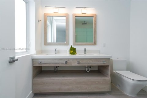 Touwnhouse à louer à Miami, Floride: 4 chambres, 250.84 m2 № 1985345 - photo 28