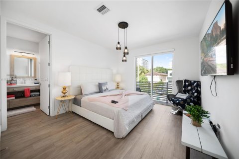 Touwnhouse à louer à Miami, Floride: 4 chambres, 250.84 m2 № 1985345 - photo 5