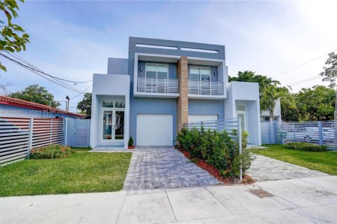 Touwnhouse à louer à Miami, Floride: 4 chambres, 250.84 m2 № 1985345 - photo 24