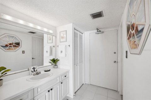 Copropriété à vendre à Clearwater, Floride: 2 chambres, 110.18 m2 № 1572965 - photo 16