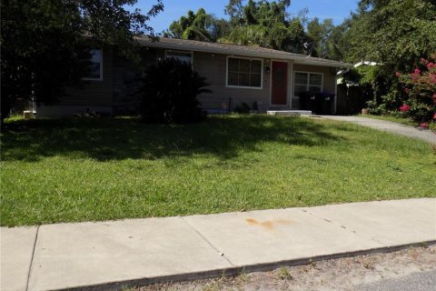 House in Orlando, Florida 3 bedrooms, 114.83 sq.m. № 1843637 - photo 2