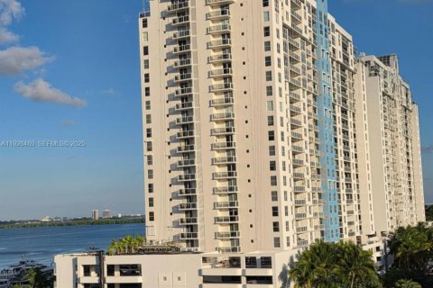 Condominio en venta en Miami Beach, Florida, 2 dormitorios, 113.34 m2 № 1988406 - foto 1